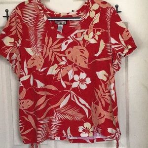 Caribbean Joe top with short sleeves and ties at the bottom